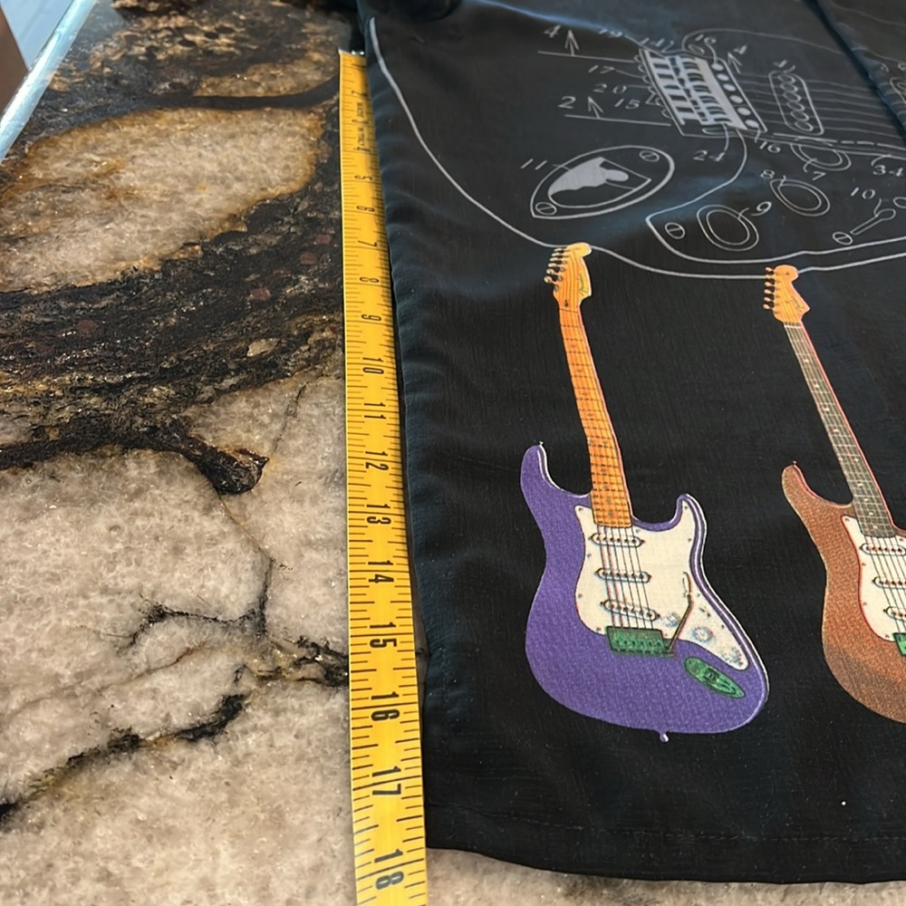 FENDER.By divinci guitars on black background Xl Men’s oversized shirt.sku CJ 10 - Picture 10 of 12